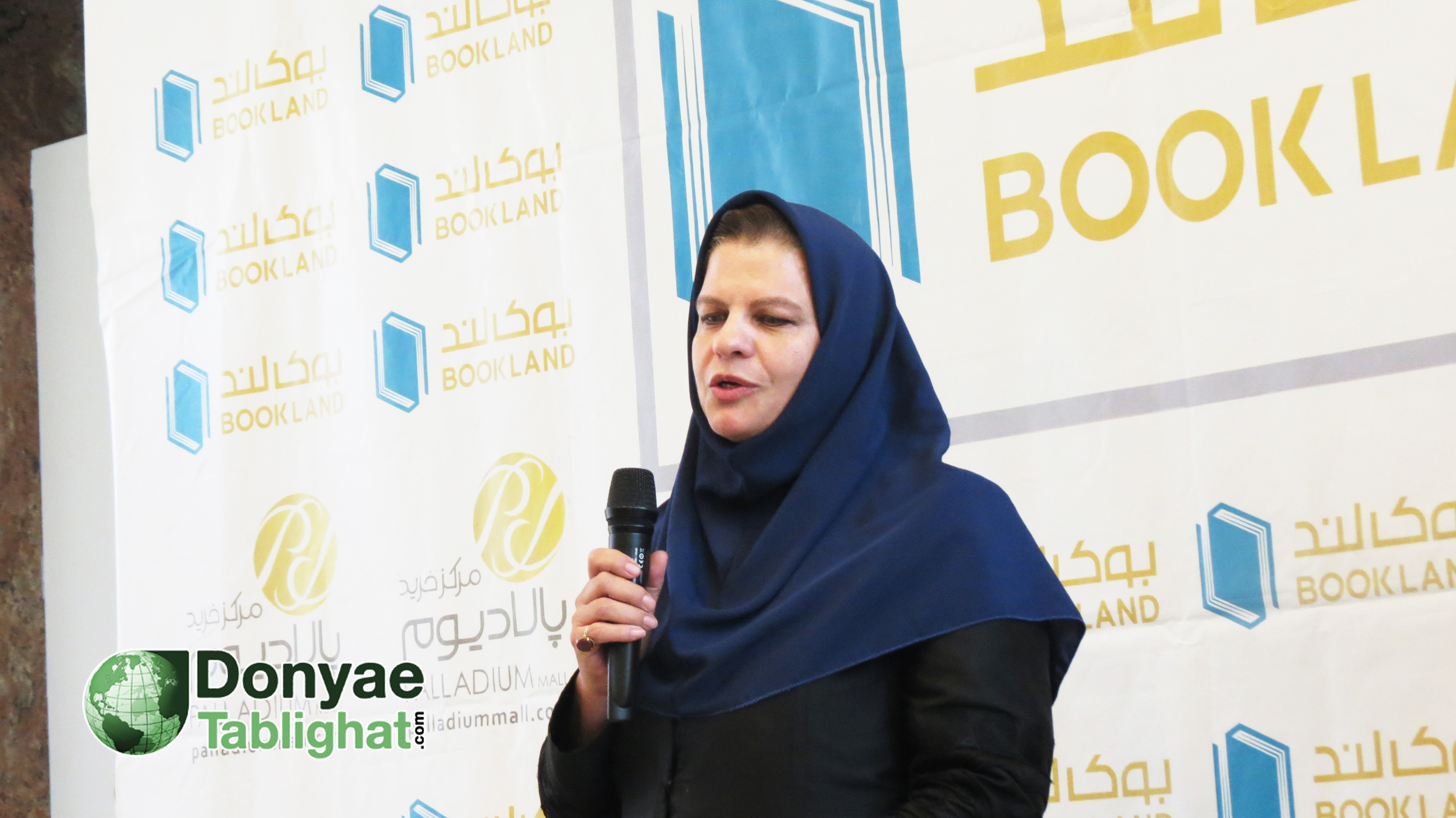 عکس تصاویر جدید اضافه شد / با حضور اساتید و هواداران، کتاب با بزرگان بازاریابی ایران تالیف امیرحسین نوریان رونمایی شد YYYY