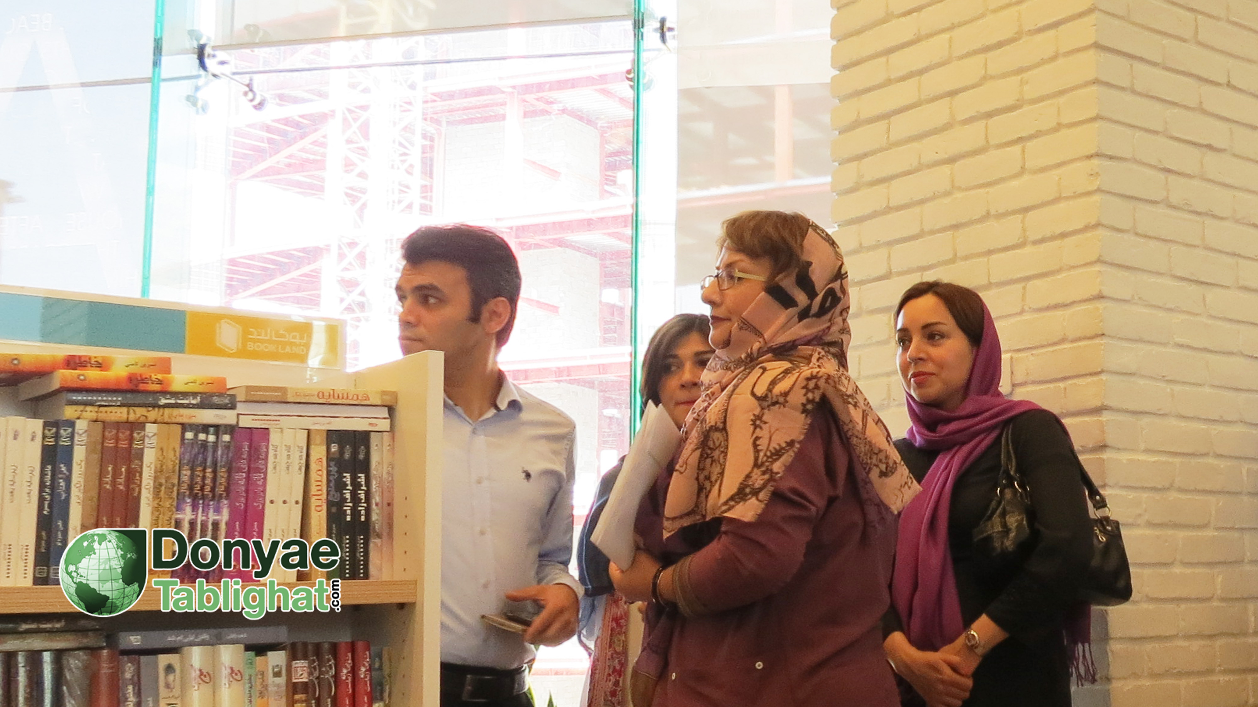 عکس تصاویر جدید اضافه شد / با حضور اساتید و هواداران، کتاب با بزرگان بازاریابی ایران تالیف امیرحسین نوریان رونمایی شد jelve